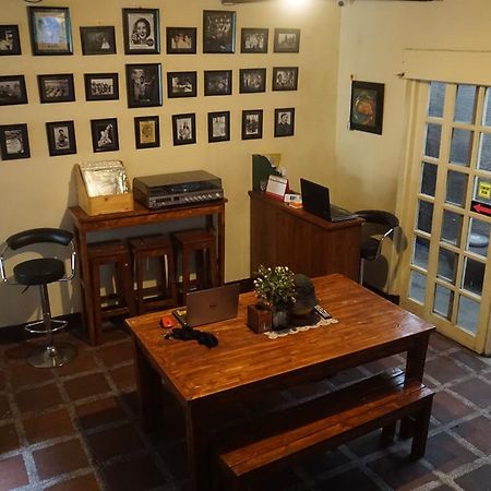 Kamuning Transient Hostel Кесон-Сити Экстерьер фото